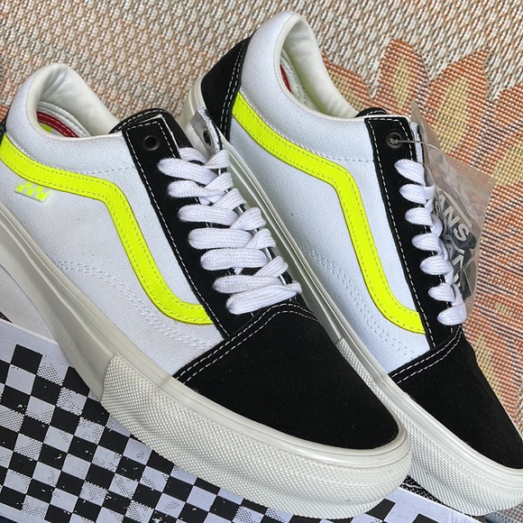 Vans WMNS Skate Old Skool
Neon True White/Yellow
VN0A5FCB6M5 sneakers - Picture 9 of 16